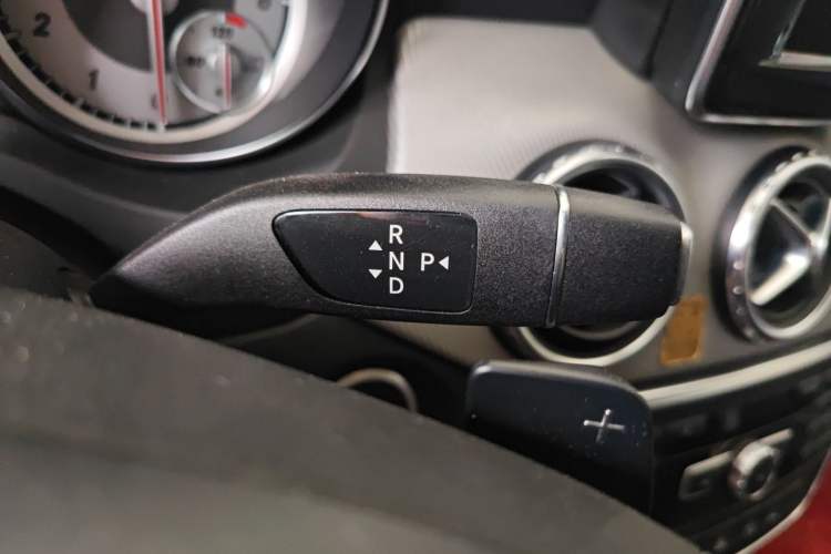 Used Mercedes-Benz GLA 2015 GLA 200 Fashion Model
