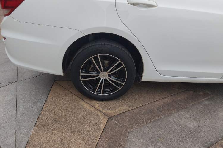 Used BYD Surui 2015 Revised Version 1.5L Manual Luxury Edition
