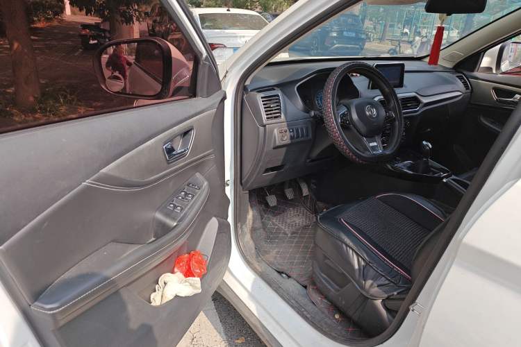 Used Dongfeng Fengon S560 2018 1.8L Manual Urban Model 7 Seats
