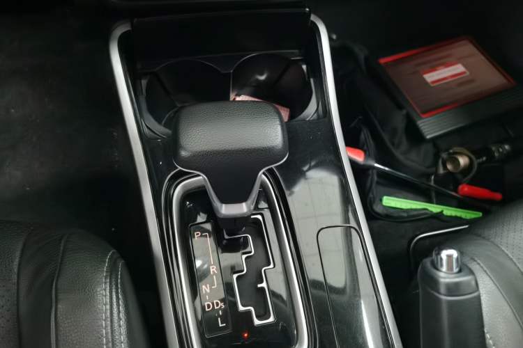 Used Mitsubishi Outlander 2018 2.0L Two-Wheel-Drive Jiale Edition 7-Seater
