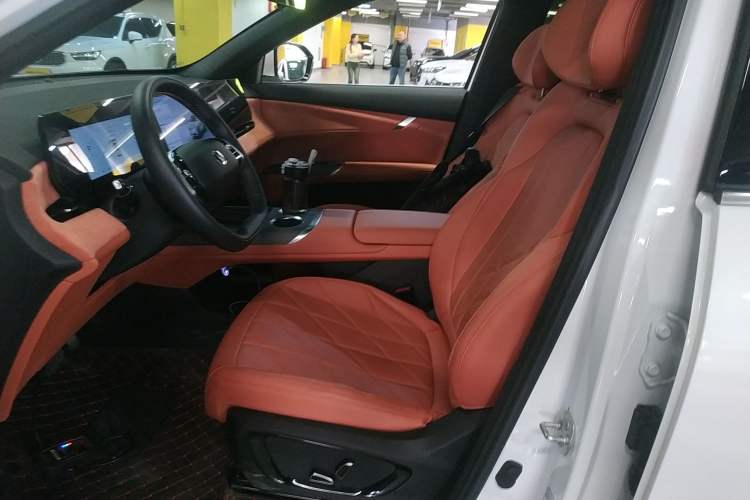 Used Changan CS75 PLUS 2025 4th Generation 1.5T New Blue Whale Smart Luxury Edition
