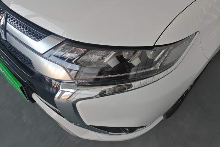 Used Mitsubishi Outlander 2021 2.4L 4x4 Zhi Xiang Edition 7 Seats
