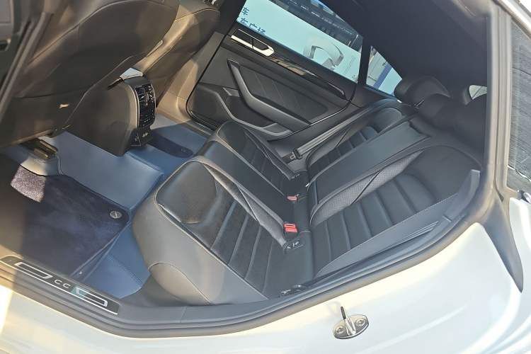 Used Volkswagen FAW-Volkswagen CC 2023 380TSI Striking Edition
