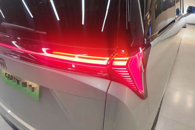 Used Buick GL8 New Energy 2024 Lu Zun Luxury Edition 7-Seater
