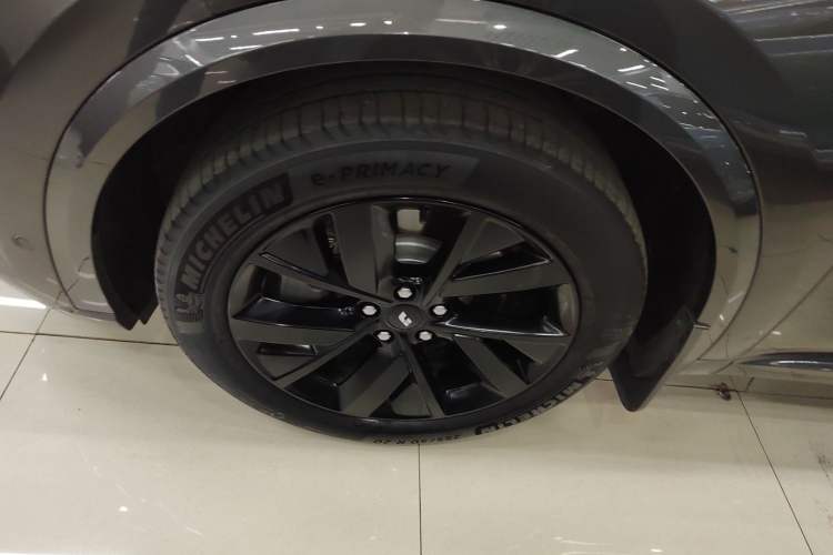 Used Li Auto L8 2023 Pro Model
