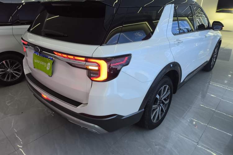 Used Ford Explorer 2023 EcoBoost 285 Four-Wheel Drive Titanium Edition 6 Seats