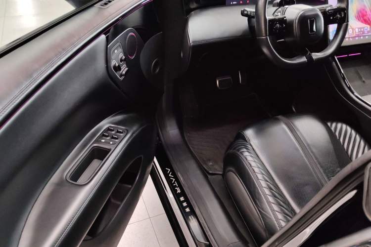 Used  11 2022 011 MMW Collaboration Limited Edition
