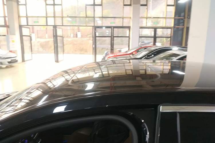 Used Mercedes-Benz E-Class 2017 E 300 L Sporty and Stylish Model
