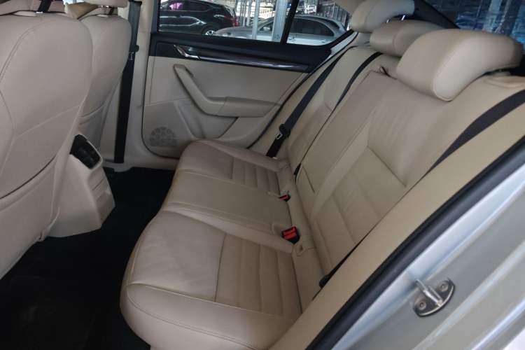 Used Skoda Octavia 2015 1.6L Automatic Yijun Edition
