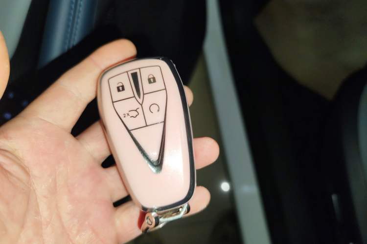 Used Changan UNI-K iDD 2022 Blue Whale iDD 130km 1.5T Prestige Model
