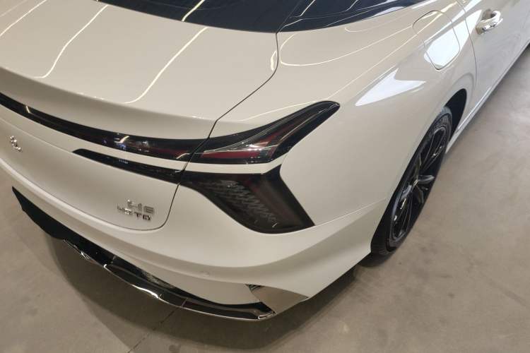 Used Hongqi H6 2023 2.0T ZhiShang Version
