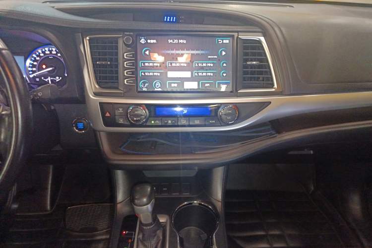 Used Toyota Highlander 2015 2.0T Two-Wheel Drive Luxury Edition 7 Seats