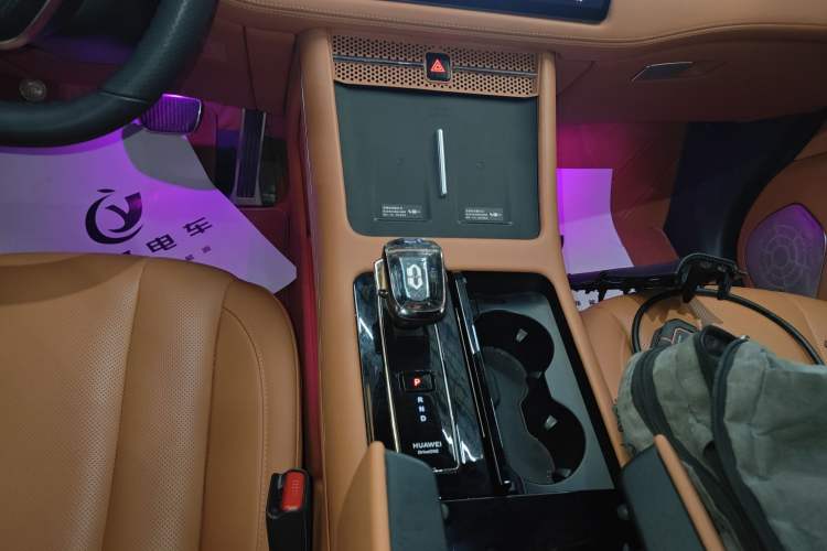 Used Hima AITO M7 2024 1.5T Intelligent Drive 4WD Ultra Version 5 Seats
