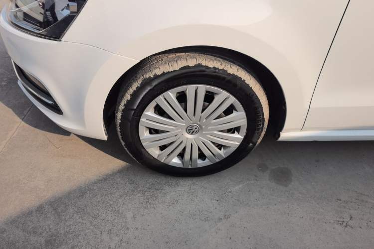 Used Volkswagen Polo 2016 1.6L Automatic Comfort Model
