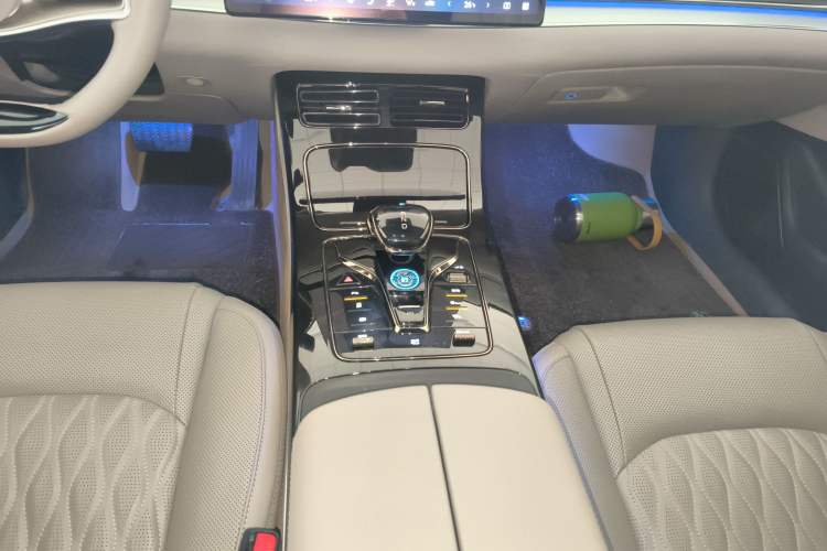 Used BYD Han 2024 EV Glory Edition 605KM Front-Wheel-Drive Premium Model
