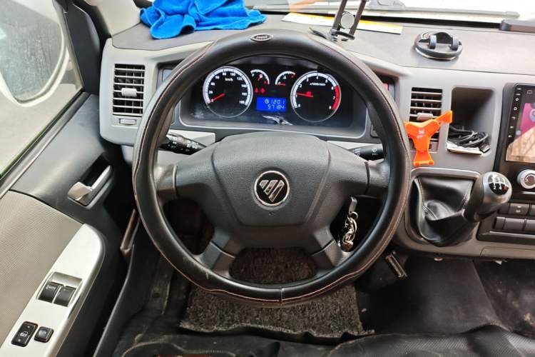 Used Foton Scenic G9 2021 2.4L Gasoline Commercial Version Long Wheelbase High Roof 6-Seater with Clear Windows Model 4K22D4M
