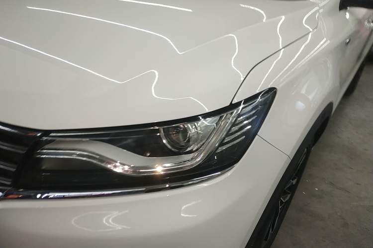 Used Roewe RX5 2016 20T Two-Wheel Drive Automatic Internet Smart Edition
