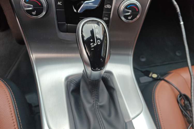 Used Volvo S60 2017 S60L T4 Smart Range Edition
