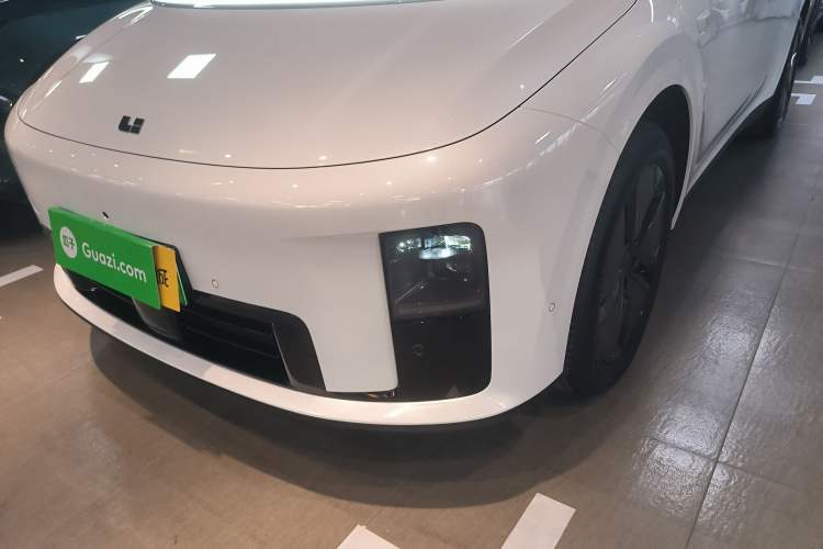 Used Li Auto Li Auto i8 2025 Standard Edition
