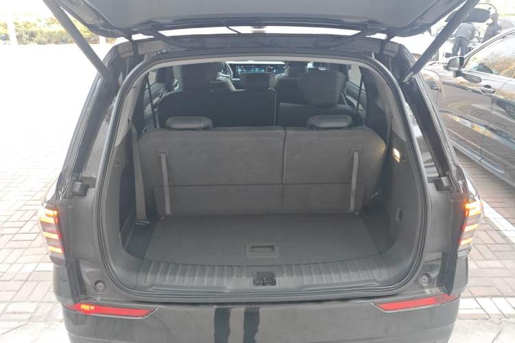 Used Ford Edge 2023 Ford Explorer L 2.0T EcoBoost Two-Wheel Drive 7-Seater Luxury Model
