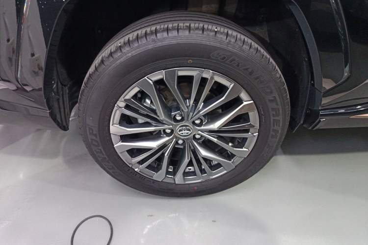 Used Toyota Wildlander 2024 Dual-Motor 2.5L E-CVT Two-Wheel Drive Luxury PLUS Edition
