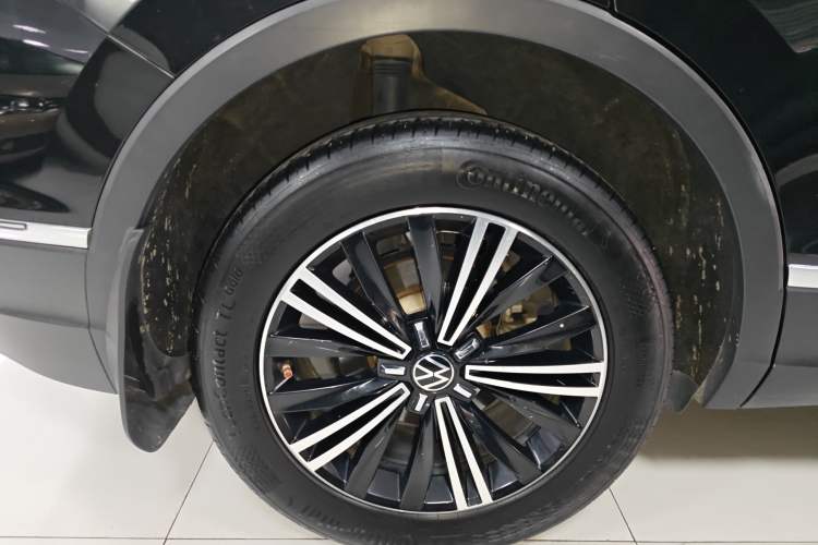 Used Volkswagen Tiguan L 2021 280TSI Automatic Two-Wheel Drive Smart Edition
