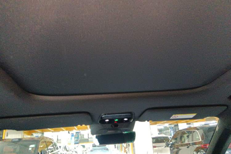 Used Lynk & Co 08 EM-P 2025 220 km All-Wheel-Drive Performance Halo
