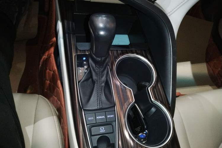 Used Toyota Camry 2019 2.5G Luxury Edition China VI Standard
