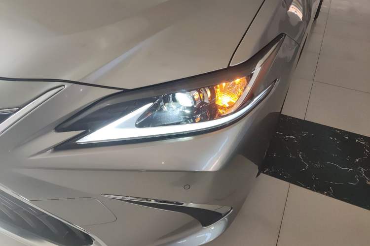 Used Lexus ES 2021 260 Excellence Edition
