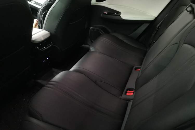 Used  L7 2024 1.5T 115 km PLUS Dragon Edition