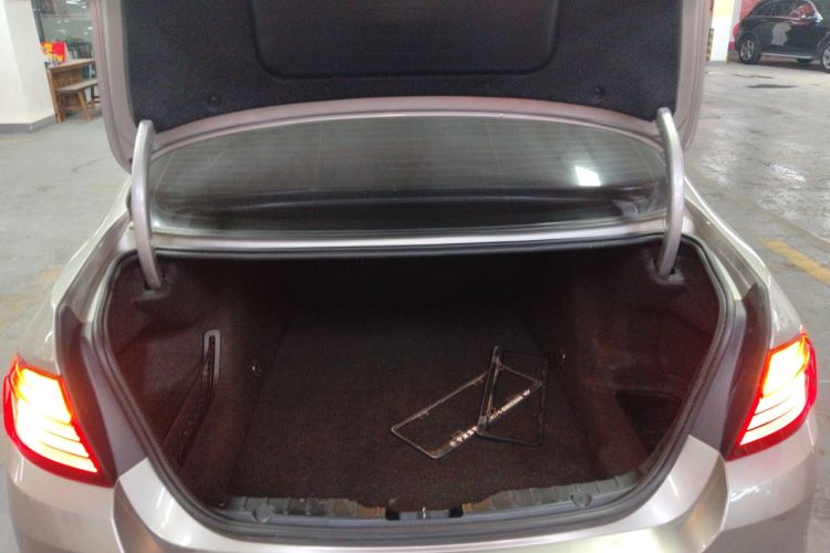 Used BMW 5 Series 2014 525Li Leading Model