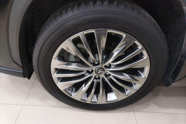 Used Toyota Highlander 2022 Dual-Engine 2.5L Four-Wheel Drive Prestige Version 7 Seats