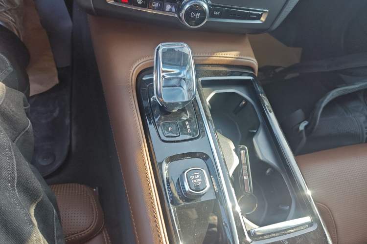 Used Volvo S90 New Energy 2024 Plug-in Hybrid Four-Wheel Drive Long-Range Luxury Smart Edition
