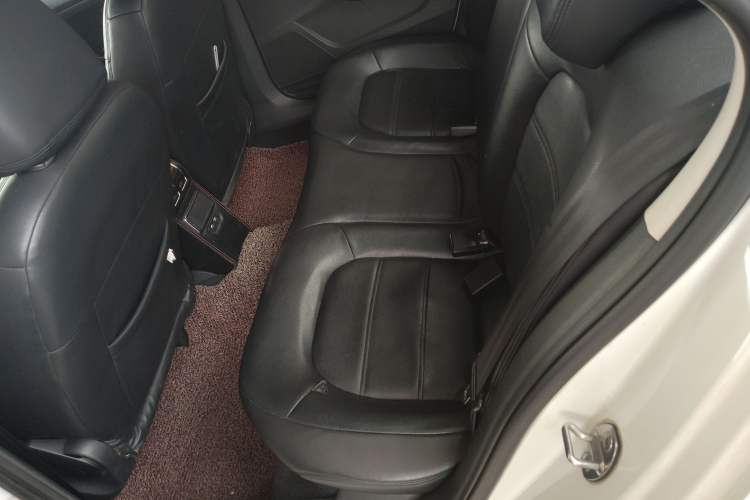 Used Volkswagen Santana 2015 1.6L Manual Fashion Edition
