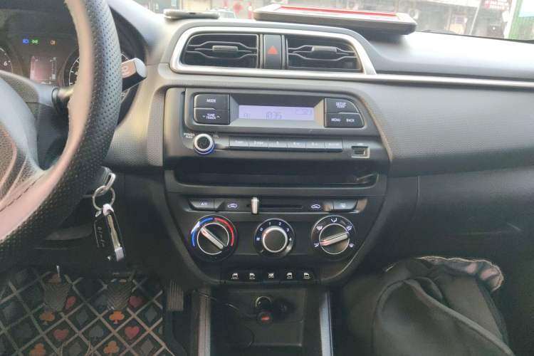 Used Hyundai Verna 2017 1.4L Manual Refreshed Version China V Standard
