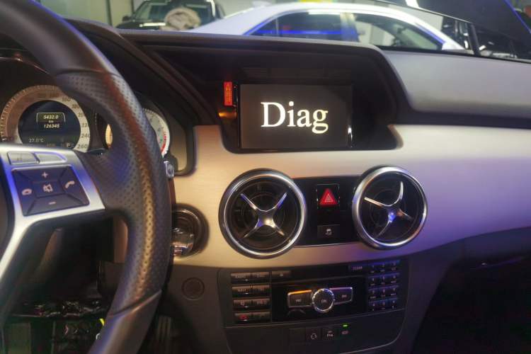 Used Mercedes-Benz GLK-Class 2015 GLK 260 4MATIC Dynamic Edition Ultimate Version