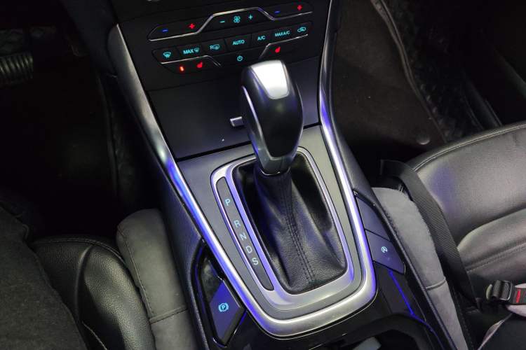 Used Ford Edge 2018 EcoBoost 245 Two-Wheel-Drive Titanium 7-Seater China VI Standard
