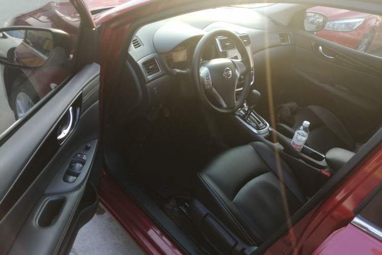 Used Nissan Tiida 2016 1.6L CVT Cool Dynamic Edition