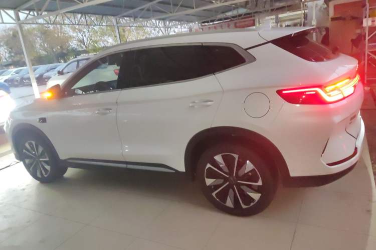 Used BYD Song PLUS New Energy 2025 EV Intelligent Driving Version 520km Premium Model
