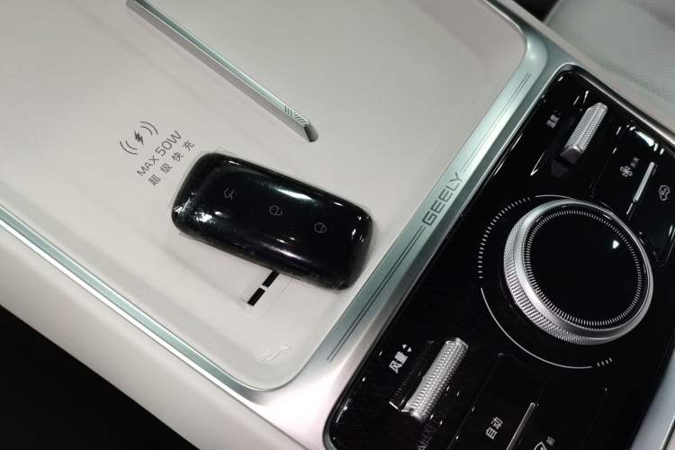 Used  Galaxy Xingjian 7 EM-i 2025 120km Exploration+ Version
