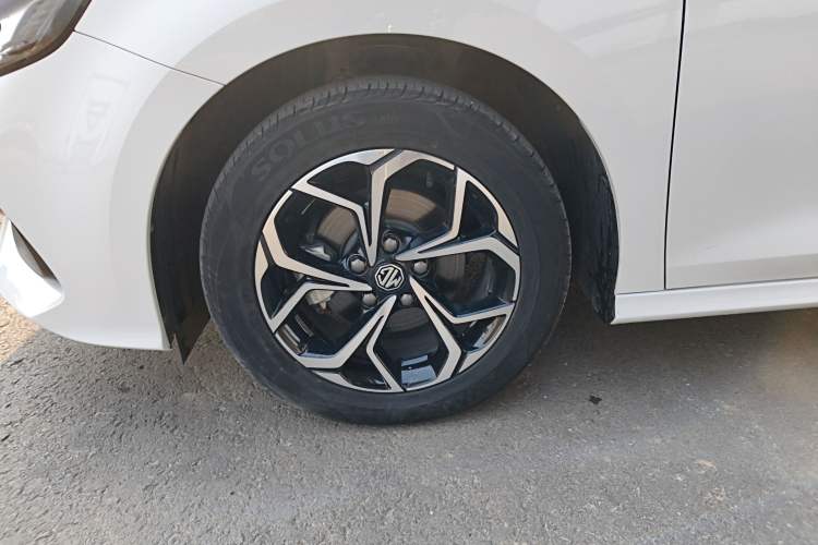 Used MG 5 2022 180 DVVT CVT Youth Luxury Edition
