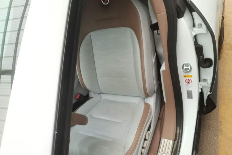 Used  07 2024 Max Extended-Range Edition