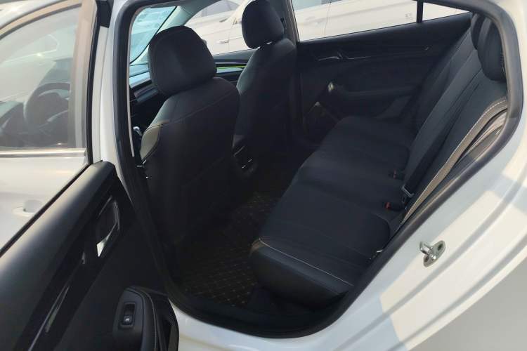 Used Roewe i5 2021 1.5L CVT Diamond Edition
