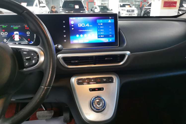 Used ORA White Cat 2022 Xiaoyue Mao Edition 360 km Luxury Model Lithium NMC
