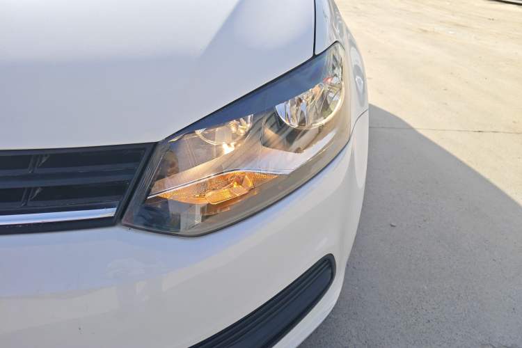 Used Volkswagen Polo 2014 1.4L Manual Fashion Edition
