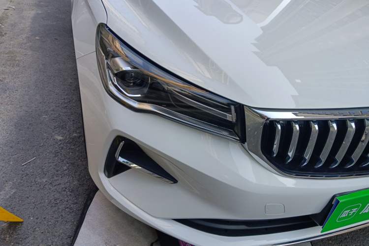 Used Geely Auto Emgrand 2025 4th Generation 1.5L CVT Luxury Version
