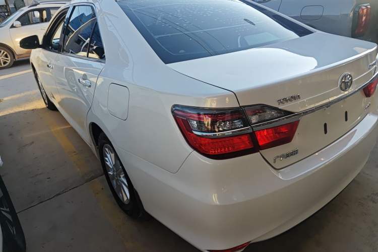 Used Toyota Camry 2016 2.0G 10th Anniversary Leading Edition
