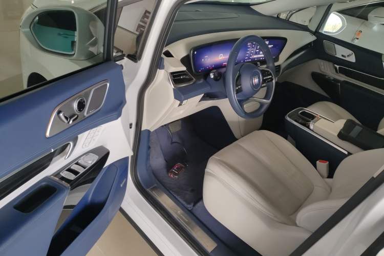 Used Buick Century 2023 2.0T Six-Seater Yinshi Edition
