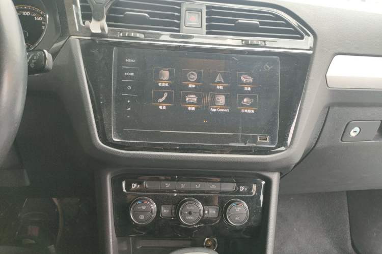 Used Volkswagen Tiguan L 2021 330TSI Automatic Two-Wheel Drive Smart Edition
