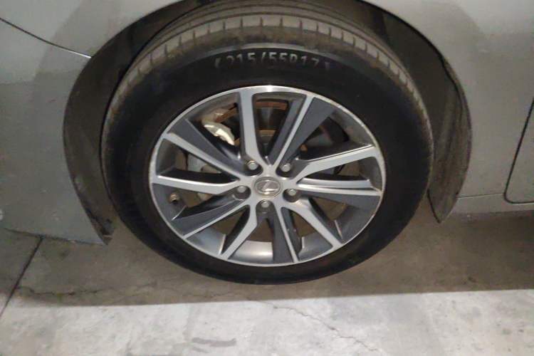 Used Lexus ES 2015 300h Comfort Edition